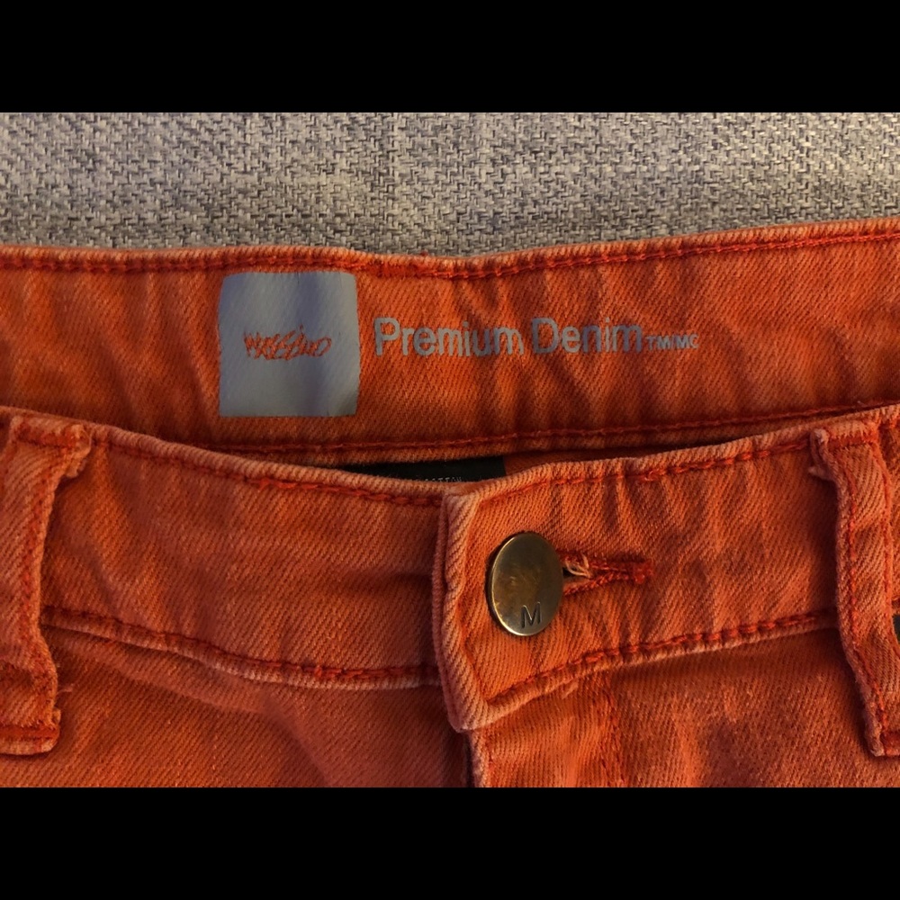 Shorts - Picture 5 of 6